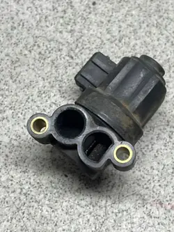 BMW OEM 1435846 Tyhjäkäyntiventtiili 3-sarjalle