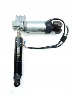 Maserati 82031015 Sätemotor - Fram höger sida