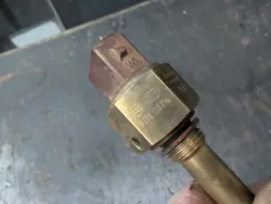 Sensor temperatura líquido OEM 043906163A Audi 80/100