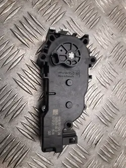 Motorhuvudlås Tesla MODEL S 2015 100354900D