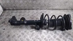OEM 824904012982 Vasen etulokasuoja Mercedes C-luokka