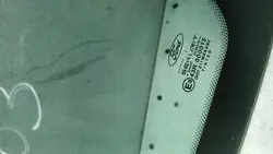 Rechte Karosserie-Scheibe OEM VOLVOMAR-140194 Ford Focus MK1