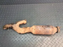 Vasen pakoputken keräin OEM 7535293 BMW E60/E65