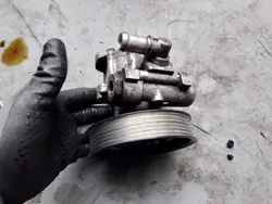 Pompe de direction Audi A6 2.0 TDI 4F0145155E