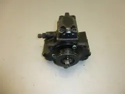 Polttoaineen ruiskutuspumppu Mercedes W203 W210 2.7 CDI