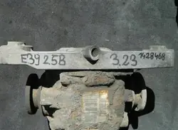 BMW E39 2.5i Achterdifferentieel 3.23 OEM 1428468