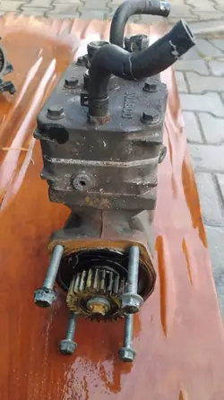 DAF Ilmankompressori OEM 1440499 - 480 hv Euro 3