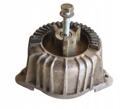 Moottorin kiinnike Mercedes C-luokka W204 2.2 CDI 2007-2014 A2042400217Q3