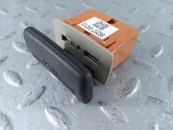 Prise USB OEM 86257VA010 pour Subaru Levorg