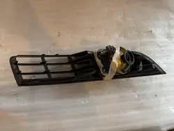VW Passat B6 Linke Stoßstangengitter Halogen