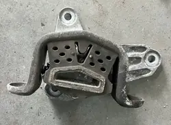 Suporte caixa VW T6 OEM 7E0399151A - Usado