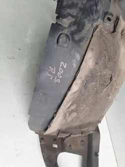 Eturengaslokari oikea puoli Peugeot 2008 I 9677639080