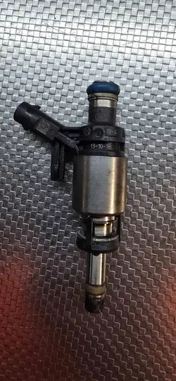 AUDI A3 S3 8V 2.0 TFSI Iniettore Carburante 06L906036H