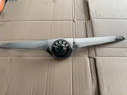 Revestimiento de parrilla cromada Skoda Fabia II OEM 5J0853633