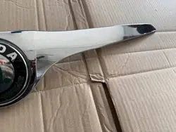 Garniture de calandre chromée Skoda Fabia II OEM 5J0853633