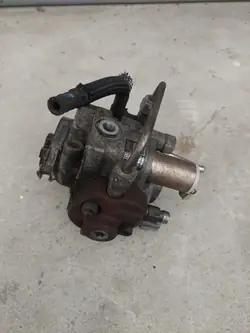 Bomba de inyección Toyota Avensis T27 2.0D OEM 22100-0R040