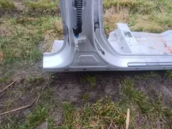 Oikea Etupilari Volvo S60 II - Käytetty OEM-osa