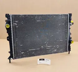 Jaguar OE OEM 9LN&! GJ32-8005-CB Vesijäähdytin