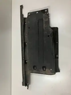 Höger underredsskydd Audi Q5 8R 8R0825208C