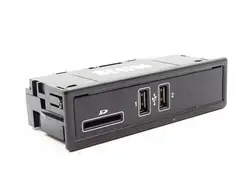 Enchufe USB Mercedes OEM A2058200126 para Clase C W205