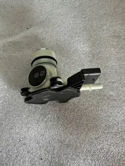 Bosch AdBlue-pumppu OEM F01C250168 - Käytetty