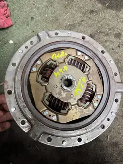 Kytkynlevy OEM H240817 Toyota Auris II 1.8 Hybridille