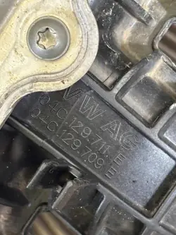 Audi A1 2018 Coletor de admissão OEM 04C129709E