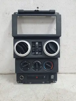 Cadre AC Radio Jeep Wrangler JK 2007-11 OEM