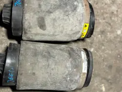 Muelle de aire trasero I/D OEM 68258355AA Jeep WK2