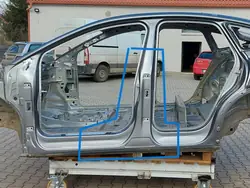 Vasen Keskipilari Harmaa AUDIQ4ETRONSŁUPEKL Audi Q4 E-Tron