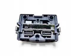 Puerto Aux/USB Audi A7 Sportback OEM 4G0035736
