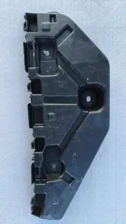 Deslizamento do para-choque traseiro direito DACIA DOKKER 850448325R