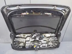 AUDIQ383AKLAPA Takaluukku Kokonaisuudessaan Kameralla