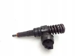 Iniettore carburante Volkswagen Caddy 2007