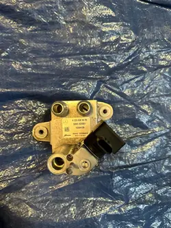 Condensador Aire Acondicionado Mercedes OEM A2238305505 - Usado