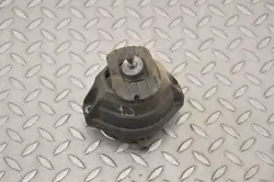 BMW E60 E61 Moottorin tuki 6774619