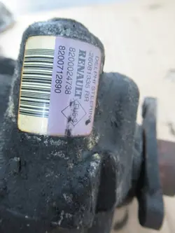 Bomba dirección 8200024738 Master Vivaro