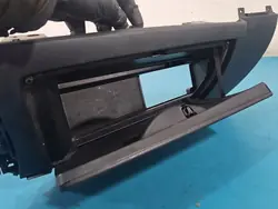Matkustajan hansikaslokero BMW E87 OEM IMPRK1555283
