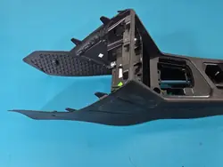 Tunneli nojatuoli OEM 5NA863319A VW Tiguan II:lle