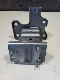 Support de poutre avant Nissan OE 622144EA0A