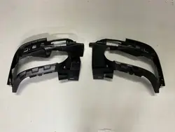 Pakoputken kiinnike OEM 8W6807348A vasen ja oikea