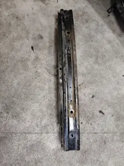 Renfort de pare-chocs avant Ford Ranger IV OEM CNE369