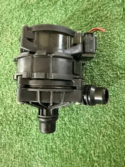 Pompe à eau Mercedes-Benz EQS OEM A0005004900