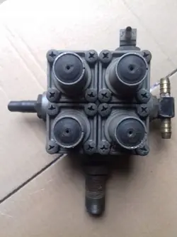 Wabco 4-tieventtiili OEM 9347022617 - Käytetty