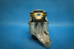 Vasen moottorituki OEM 8W0199371BD Audi A4/A5:lle