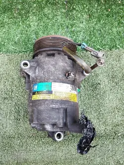 Ilmastointikompressori Opel Zafira B 1.9 CDTI 13297444