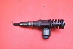 Ruiskutuspumppu OEM 03G130073B Audi A3 2.0 TDI:lle