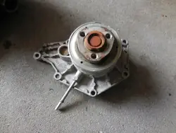 Audi Vattenpump OE 06E121016