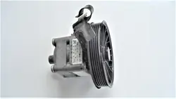 Bomba de direção assistida Volvo 2.4D5 30741122