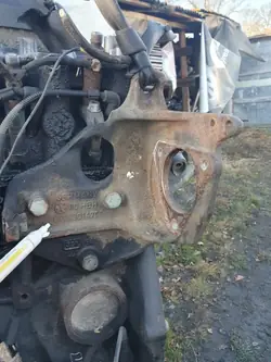Soporte bomba inyección OEM 074130147C VW T4 2.5 TDI